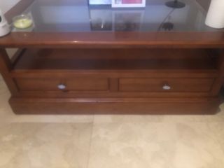 Mesa de centro de madera y cristal