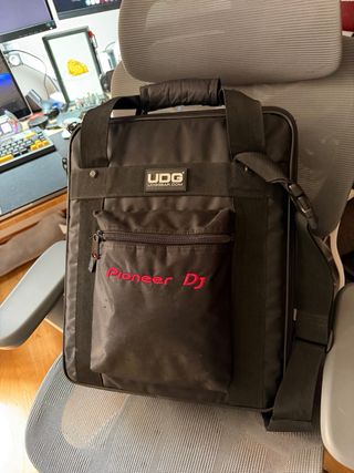 Cabina DJ Pioneer DJM-2000 + 2 CDJ-2000 Nexus