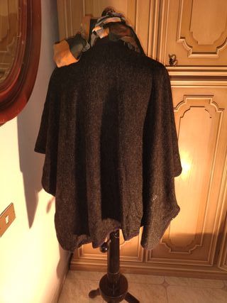 Mantella donna grigia e fantasia
