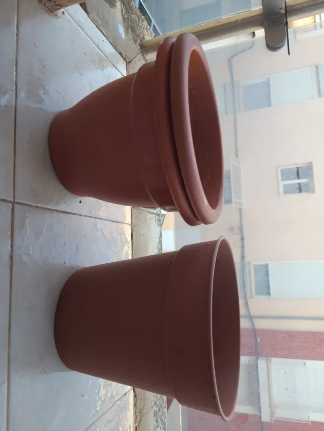 3 Macetas Plástico Marrón