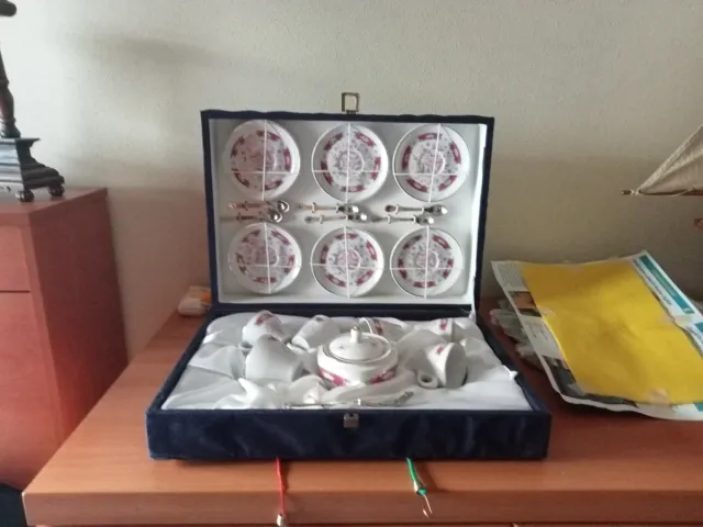Juego de café porcelana con caja No envío,