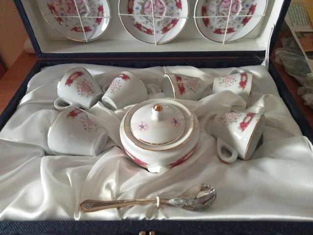 Juego de café porcelana con caja No envío,