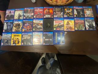 PS4 Slim 500GB + 3 mandos + 25 juegos