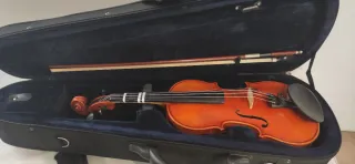 Violín 1/2 con funda y arco