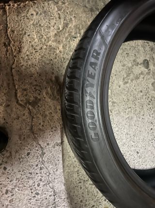 Neumáticos 235/40/19 96Y