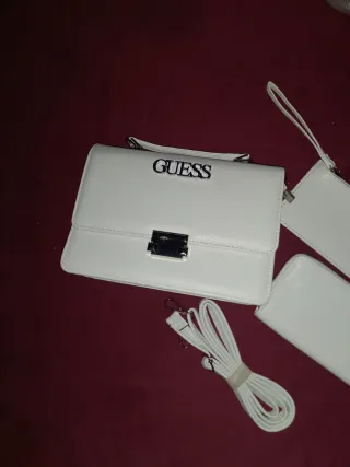 Bolso Guess Blanco con Cartera y Neceser