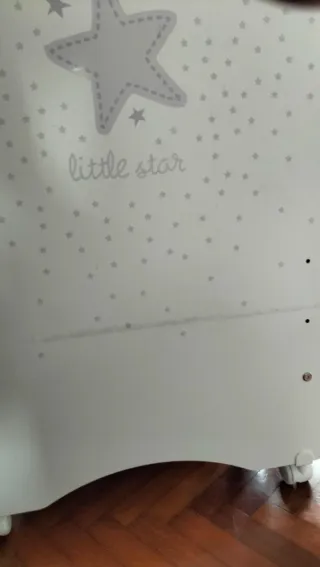 Cuna y armario cambiador bañera Micuna