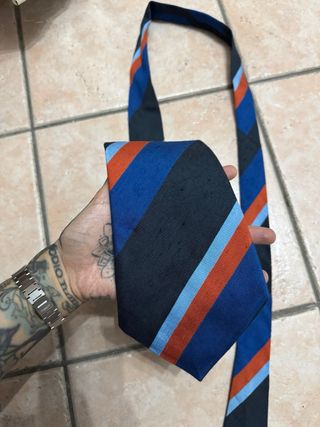 Cravatta Clan 91 a righe blu e arancioni