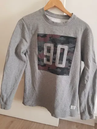 Sudadera Jack & Jones gris con estampado 90