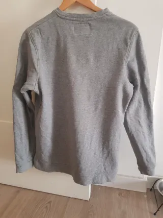 Sudadera Jack & Jones gris con estampado 90
