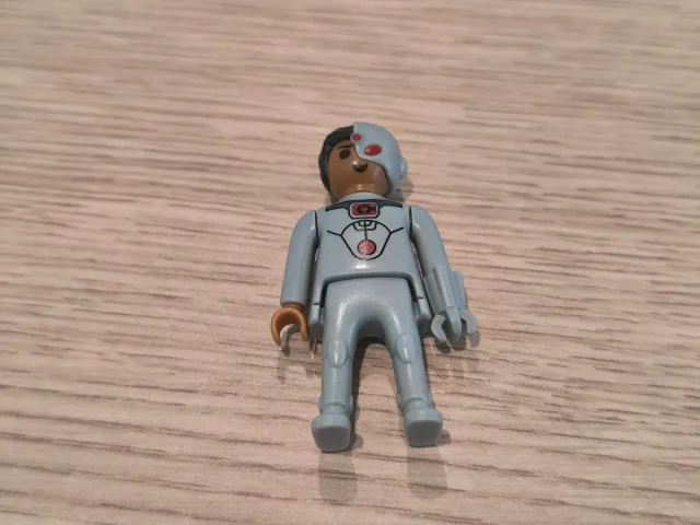 Playmobil Cyborg DC Kinder Sorpresa