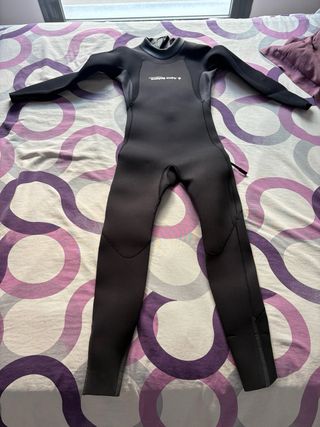 Traje de neopreno talla M
