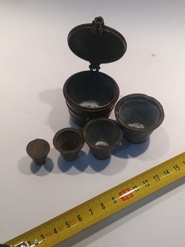 Antiguo ponderal de bronce