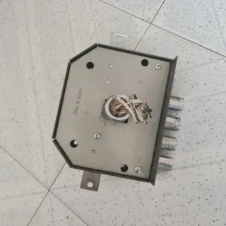 Cerradura seguridad multipunto 