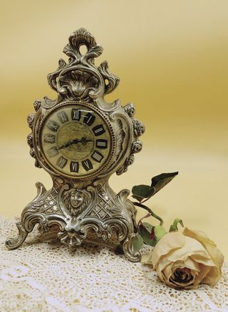 Orologio da tavolo vintage barocco