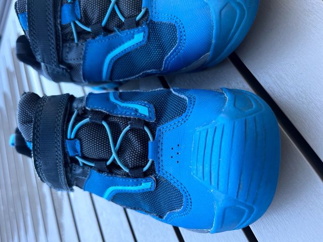 Zapatillas trekking waterproof t.33