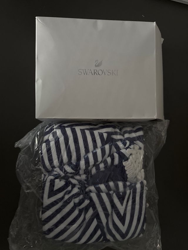 Toalla Redonda Swarovski Azul y Blanca