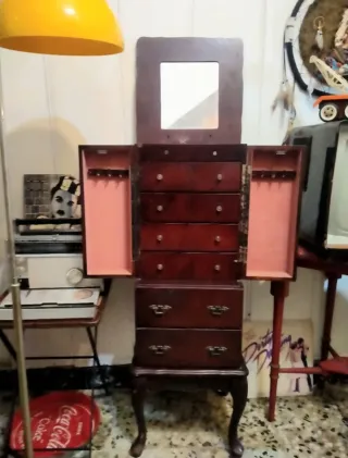 Mueble joyero de madera