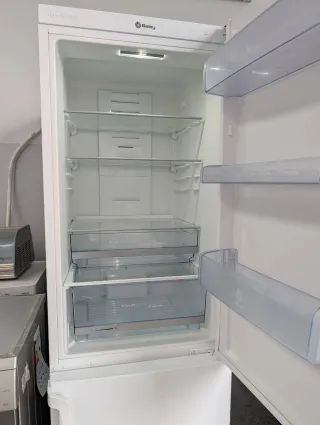 Nevera Balay, impecable. Revisada por técnico.