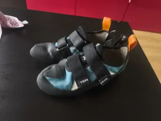 Pies de gato Tenaya y regalo