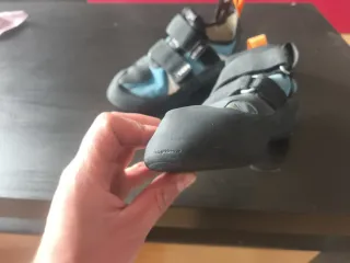 Pies de gato Tenaya y regalo