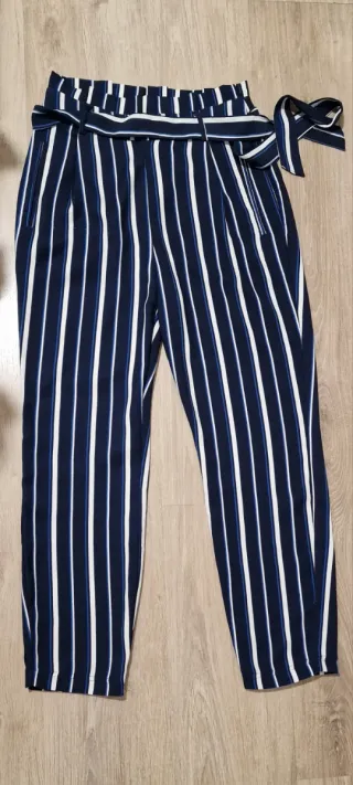 Pantalón rayas Stradivarius T.36