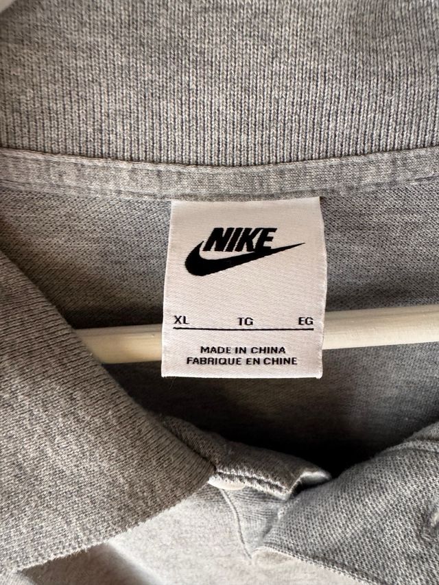 Camiseta Polo Nike Gris