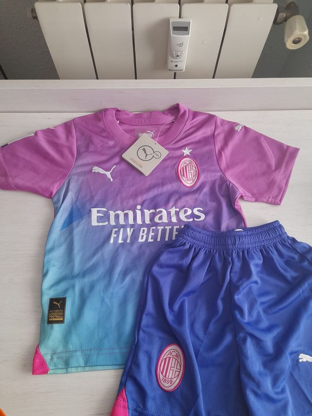 Equipación AC Milan Niño Talla 16