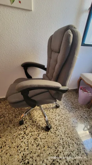 Silla de escritorio ergonómica gris