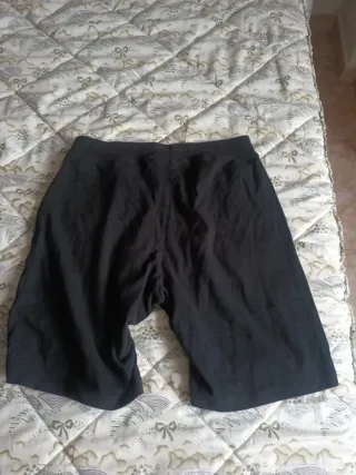 Pantalón corto negro talla 42