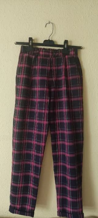 Pantalones cuadros pinzas burdeos y negros