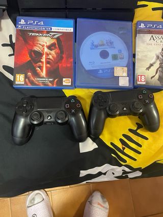 Sony PlayStation 4 (Model CUH-1216B)  + accessori 