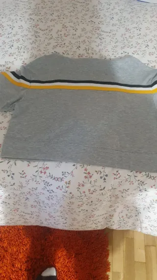 Sudadera con capucha Bershka corta gris T M