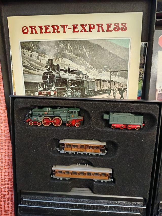 Set di 5 treni in scala 1/200 Z