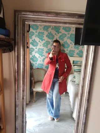 Gabardina Caramelo Roja
