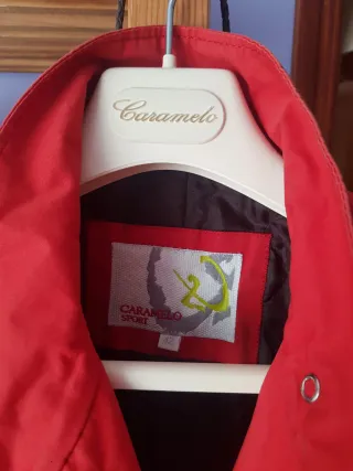Gabardina Caramelo Roja