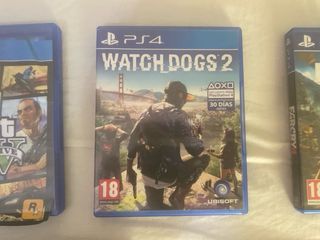PS4 (PlayStation 4) Negra 
Mando original+8 juegos