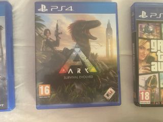 PS4 (PlayStation 4) Negra 
Mando original+8 juegos