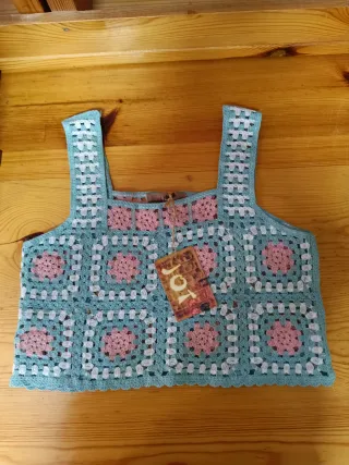 Top Crochet Cuadrados Rosa y Turquesa