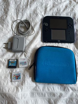 Nintendo 2DS Azul + Funda + 3 Juegos