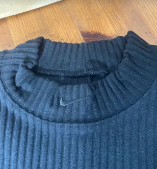 Top Nike Negro Talla L