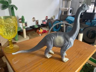 Figura Dinosaurio Brontosaurio Gris
