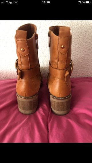 Botines de piel Carmela marrones