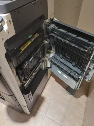 Impresora Multifunción Gris y Blanca Para piezas