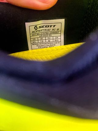 Zapatillas Trail Scott Negras y Amarillas