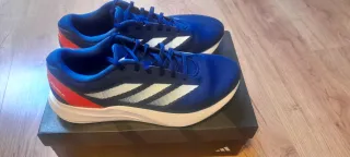 Zapatillas Adidas Azules y Rojas