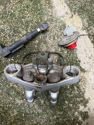 Blocchetto Accensione + Tappo Sedile BMW F650