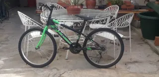 Bicicleta Unisex Mediana + Casco y Guantes