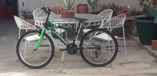 Bicicleta Unisex Mediana + Casco y Guantes