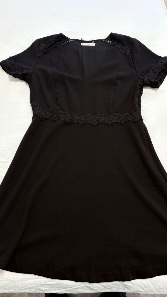 Vestido Negro con Encaje